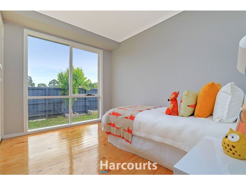 2 Bridle Place, Pakenham VIC 3810