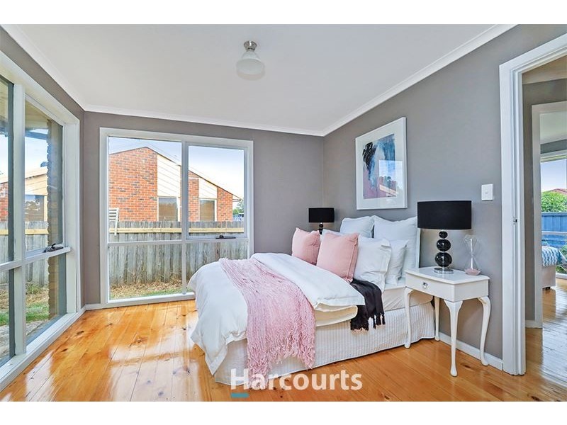 2 Bridle Place, Pakenham VIC 3810