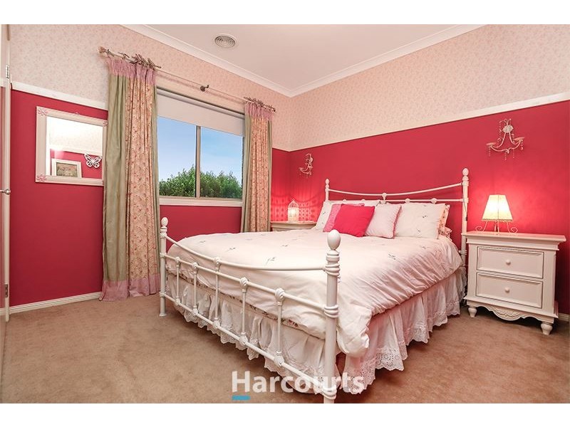 2 Sundew Crescent, Pakenham VIC 3810