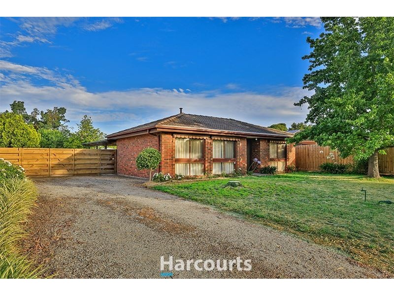 11 Diane Close, Pakenham VIC 3810