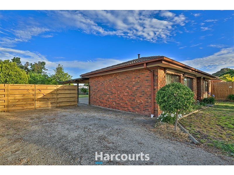 11 Diane Close, Pakenham VIC 3810