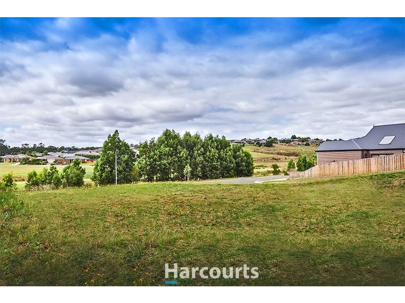 35 Manikato Drive, Drouin VIC 3818