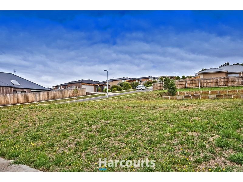 35 Manikato Drive, Drouin VIC 3818