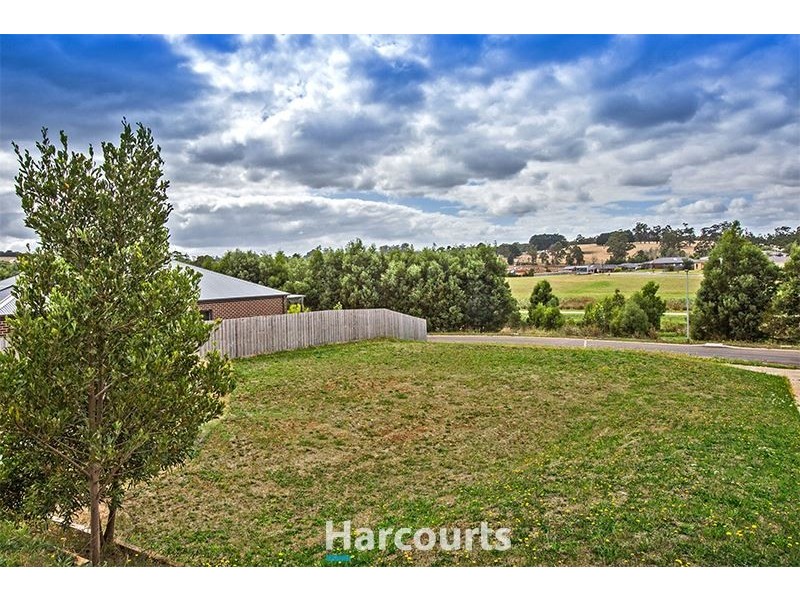 35 Manikato Drive, Drouin VIC 3818