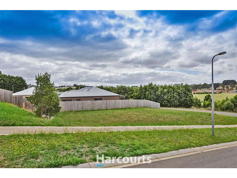 35 Manikato Drive, Drouin VIC 3818