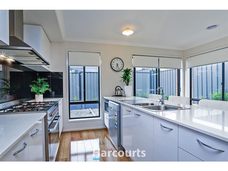 15 Pointer Drive, Pakenham VIC 3810