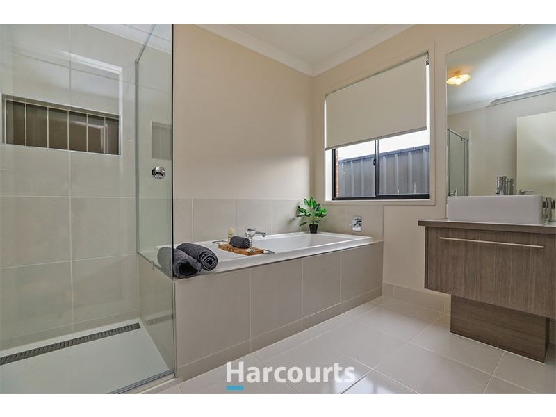 15 Pointer Drive, Pakenham VIC 3810