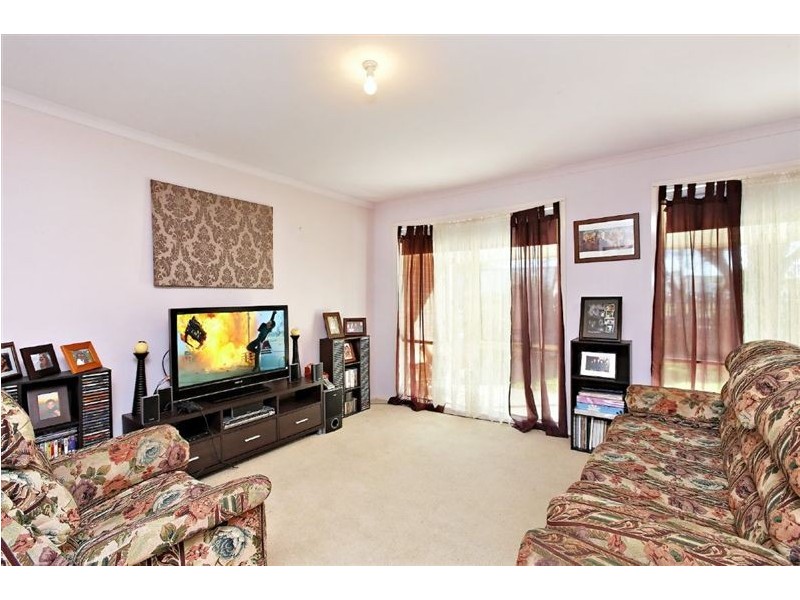 1/9 Henty Street, Pakenham VIC 3810