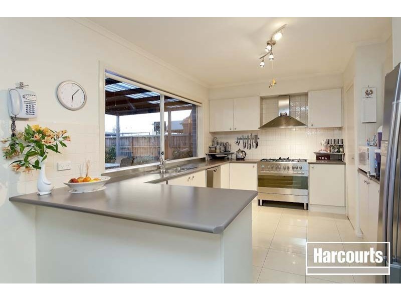 4 Livingstone Boulevard, Pakenham VIC 3810