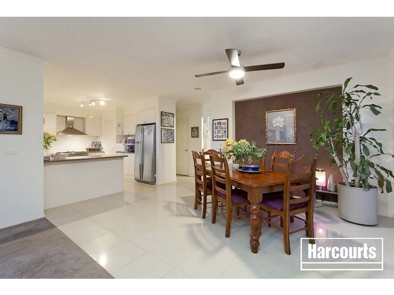 4 Livingstone Boulevard, Pakenham VIC 3810