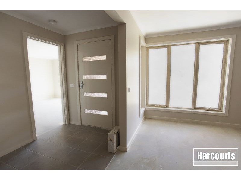 9 Adrian Drive, Pakenham VIC 3810