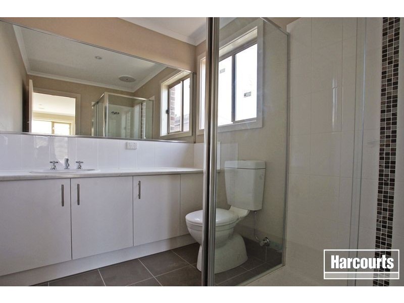 9 Adrian Drive, Pakenham VIC 3810