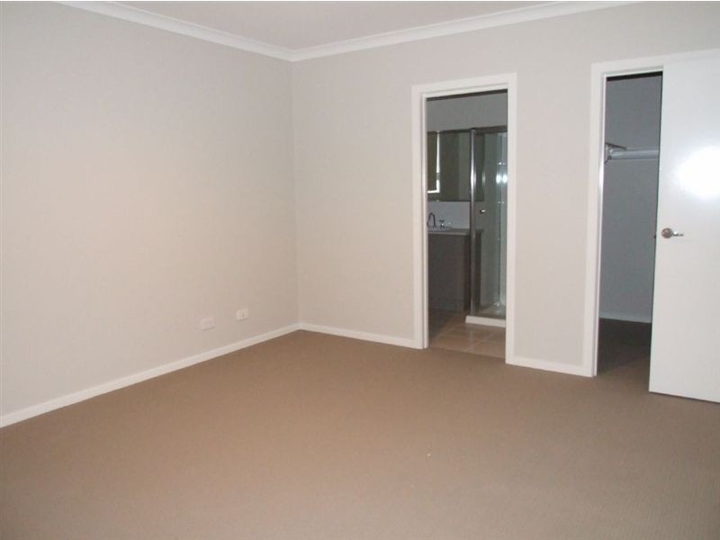 25 Everly Circuit, Pakenham VIC 3810