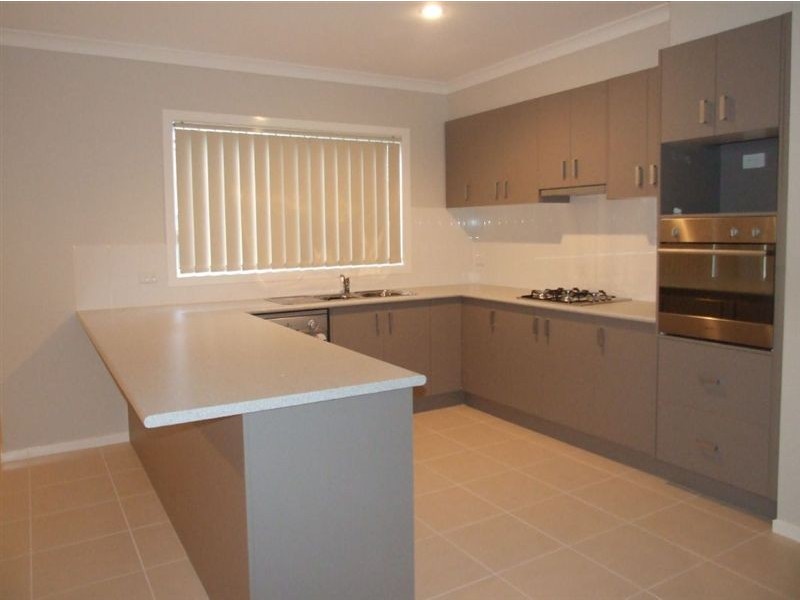 25 Everly Circuit, Pakenham VIC 3810