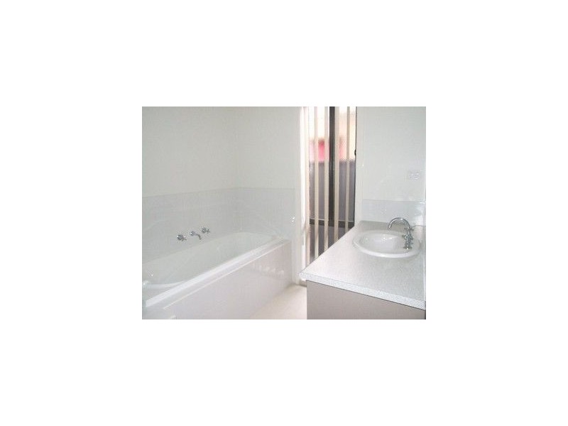 25 Everly Circuit, Pakenham VIC 3810