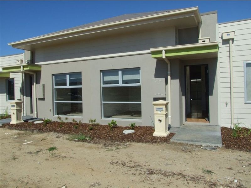 10 Acorn Lane, Pakenham VIC 3810