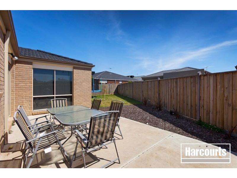 9 Mikasa Place, Pakenham VIC 3810