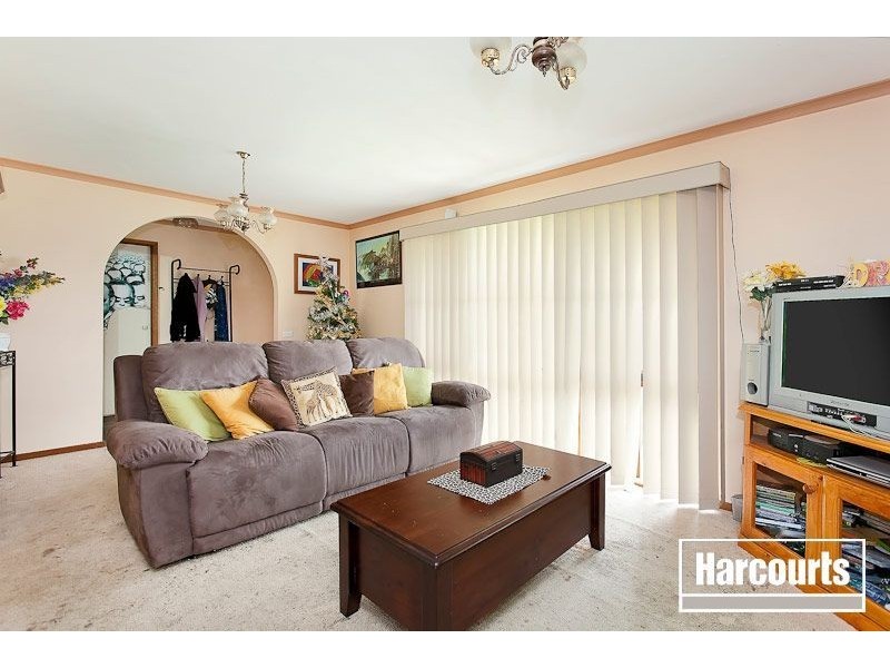 6 Guest Street, Pakenham VIC 3810