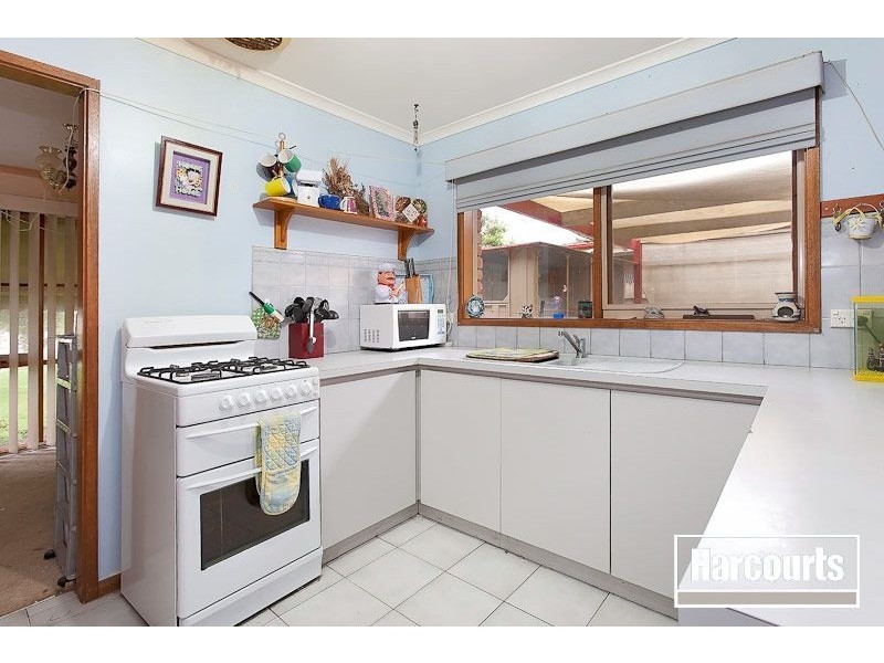 6 Guest Street, Pakenham VIC 3810