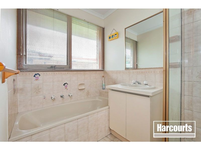 6 Guest Street, Pakenham VIC 3810