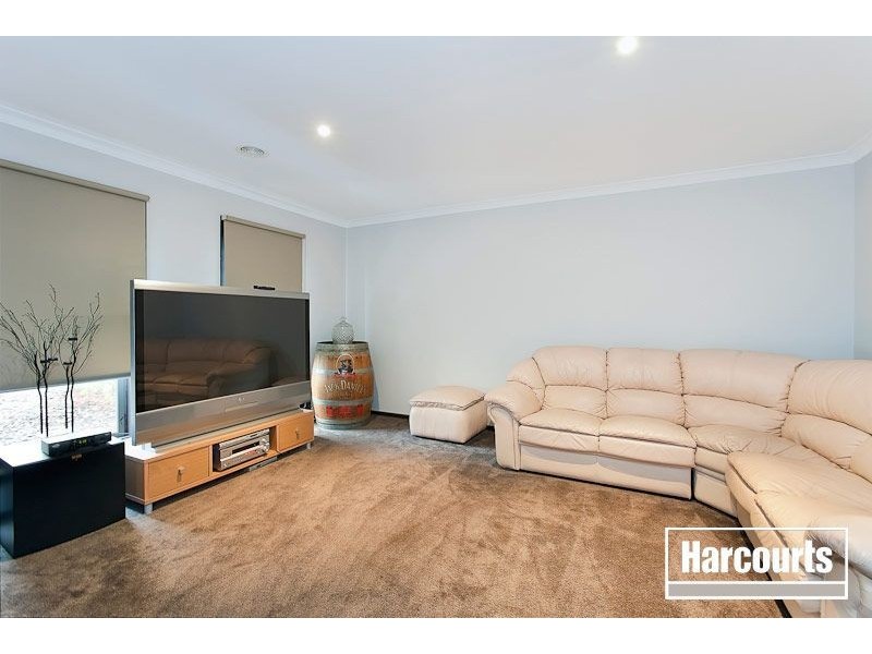 17 Killarney Crescent, Pakenham VIC 3810