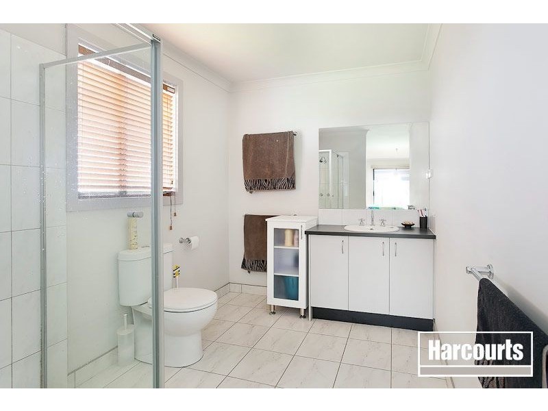 17 Killarney Crescent, Pakenham VIC 3810