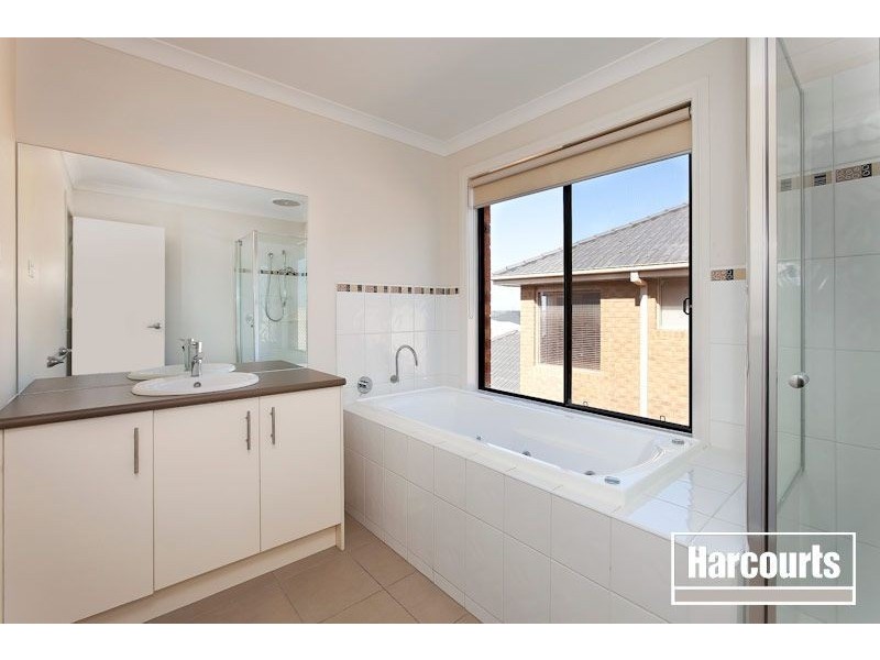 3 Joseph Banks Drive, Pakenham VIC 3810