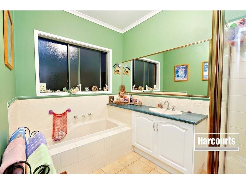 8 Kristina court, Pakenham VIC 3810