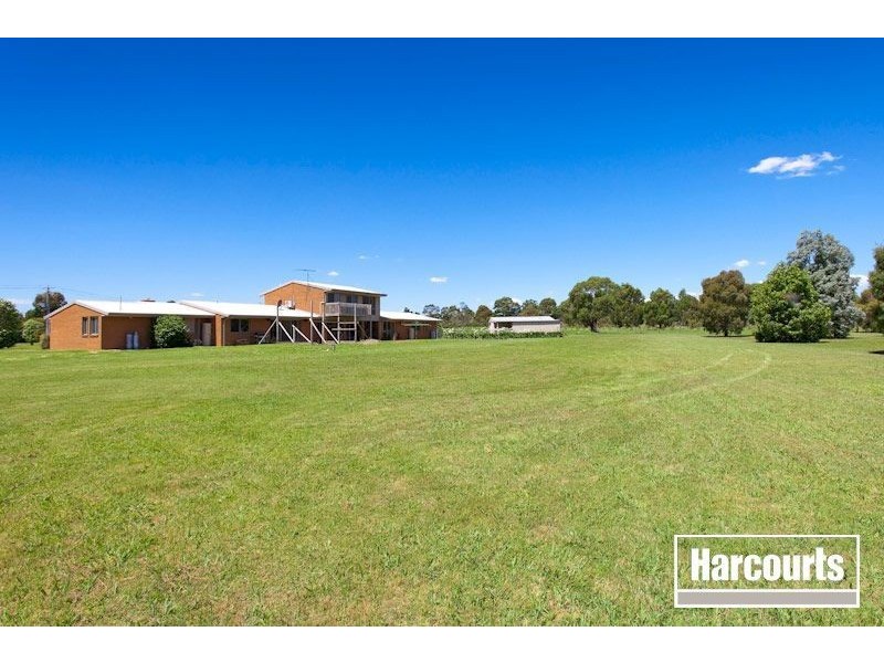 9 Fairway Court, Pakenham VIC 3810