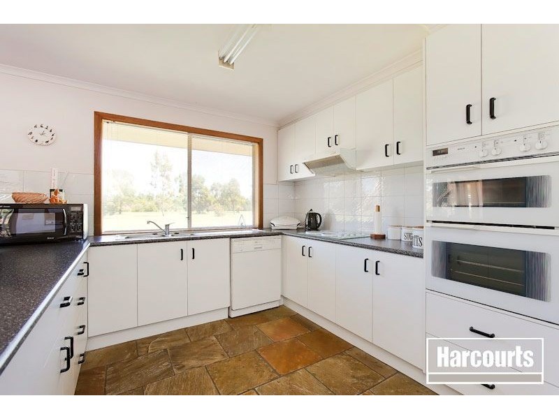 9 Fairway Court, Pakenham VIC 3810