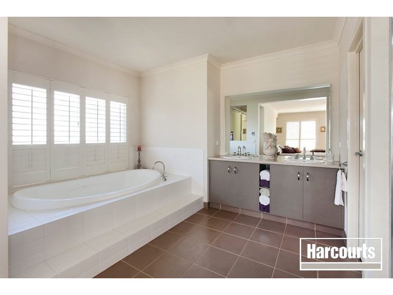 22 Kilburn Place, Pakenham VIC 3810