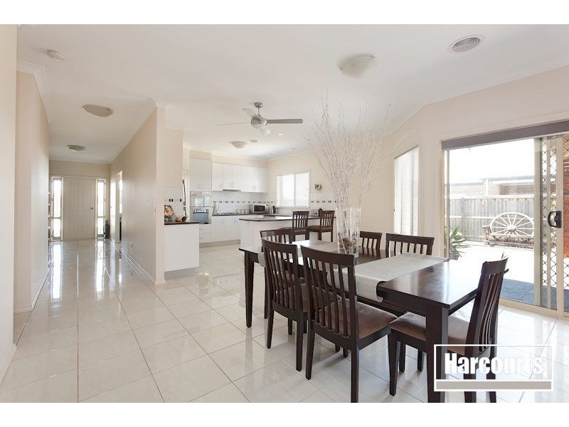 15 Banjo Patterson Drive, Pakenham VIC 3810