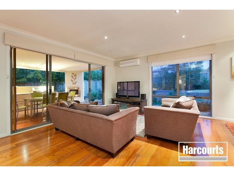 6 Fallingwater Drive, Pakenham VIC 3810