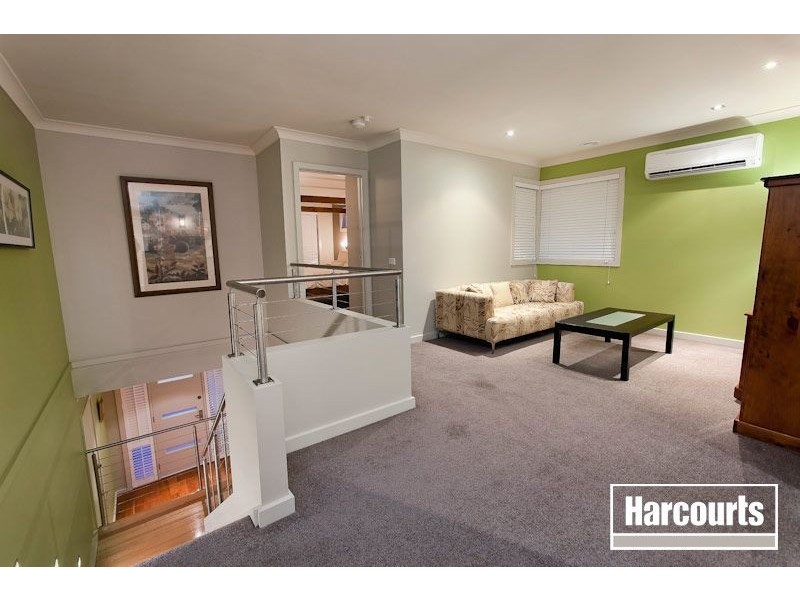 6 Fallingwater Drive, Pakenham VIC 3810