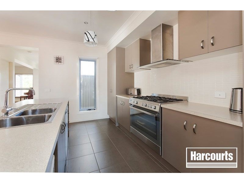 18 Ibis Close, Pakenham VIC 3810