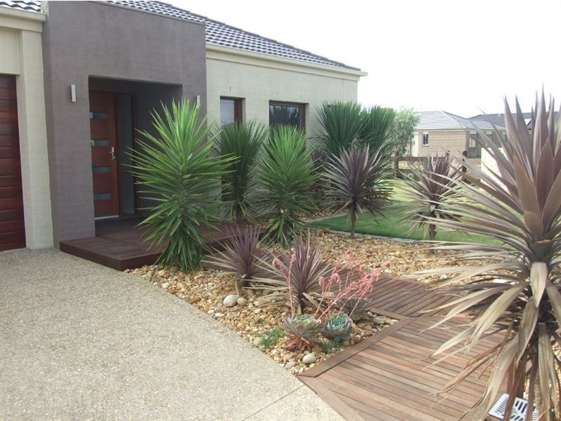 2 Henry Lawson Drive, Pakenham VIC 3810