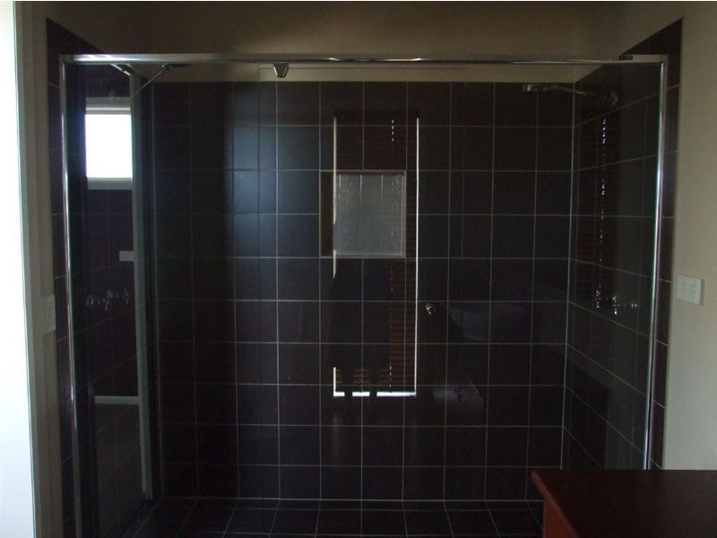 2 Henry Lawson Drive, Pakenham VIC 3810