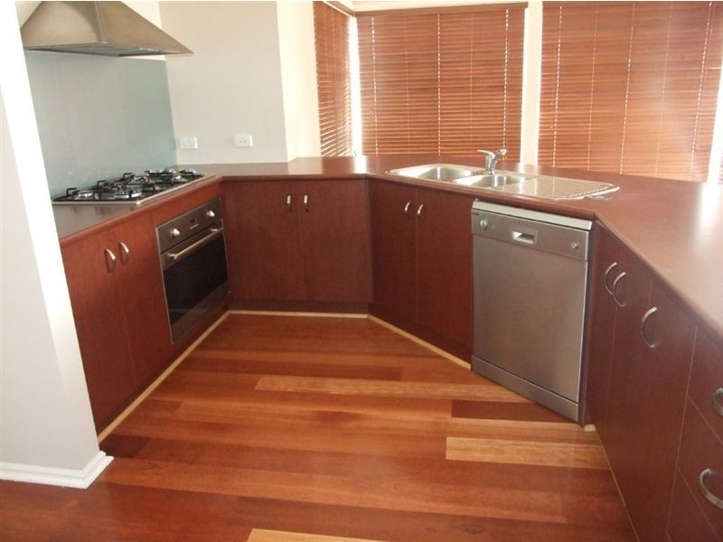 2 Henry Lawson Drive, Pakenham VIC 3810