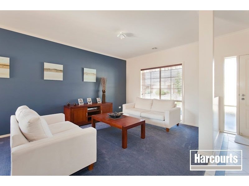 24 St.Leonards Way, Pakenham VIC 3810