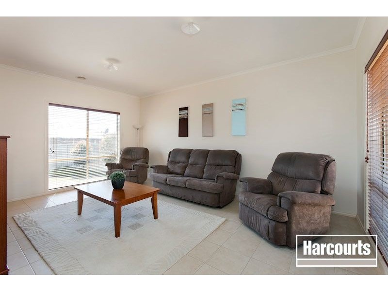 24 St.Leonards Way, Pakenham VIC 3810