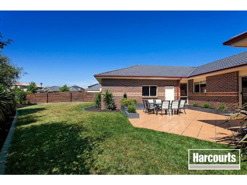 24 St.Leonards Way, Pakenham VIC 3810