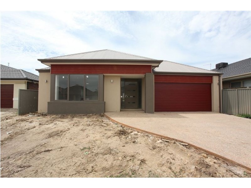 5 Bittern Link, Pakenham VIC 3810