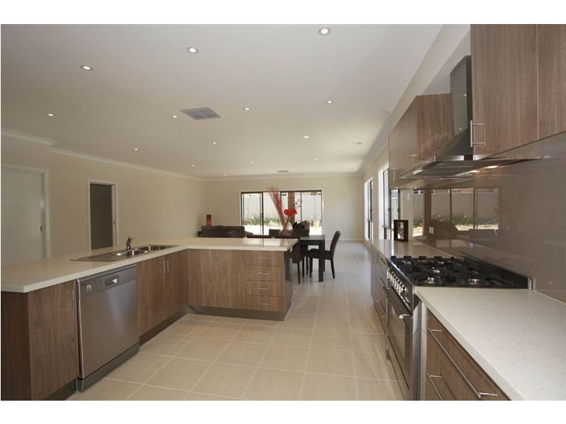 5 Bittern Link, Pakenham VIC 3810