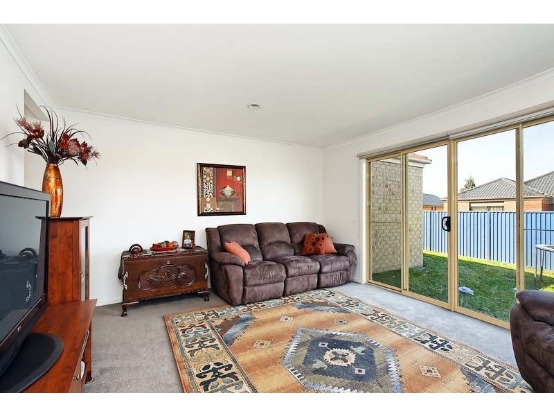 37 Scarlet Crescent, Pakenham VIC 3810