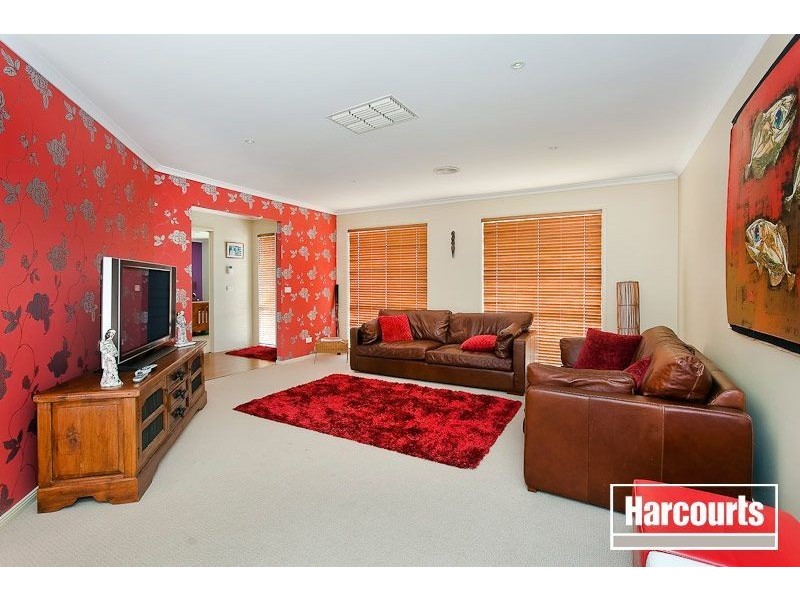 2 Willowbank Pocket, Pakenham VIC 3810