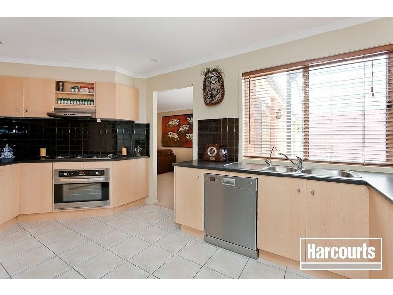 2 Willowbank Pocket, Pakenham VIC 3810