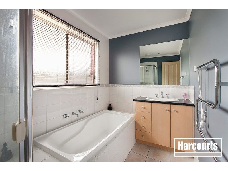 2 Willowbank Pocket, Pakenham VIC 3810