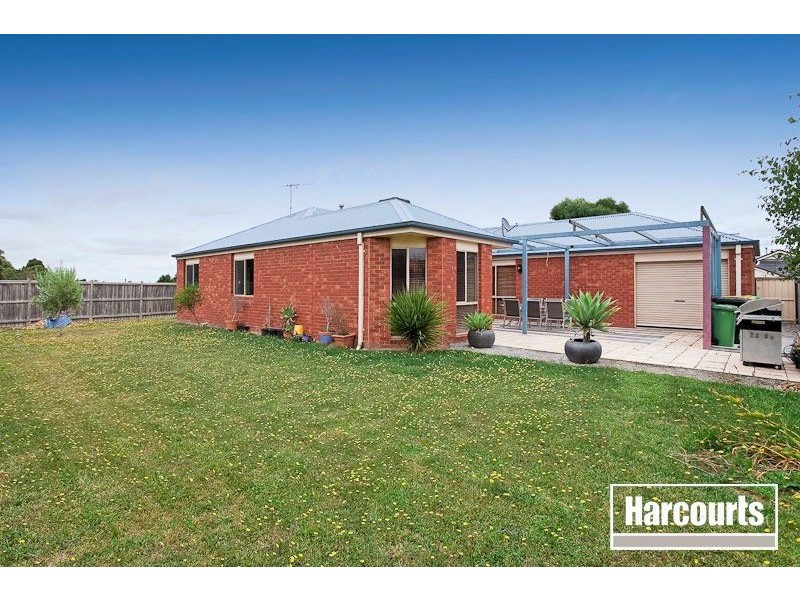 2 Willowbank Pocket, Pakenham VIC 3810