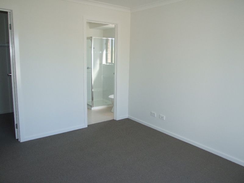 34 Honeyeater Way, Pakenham VIC 3810