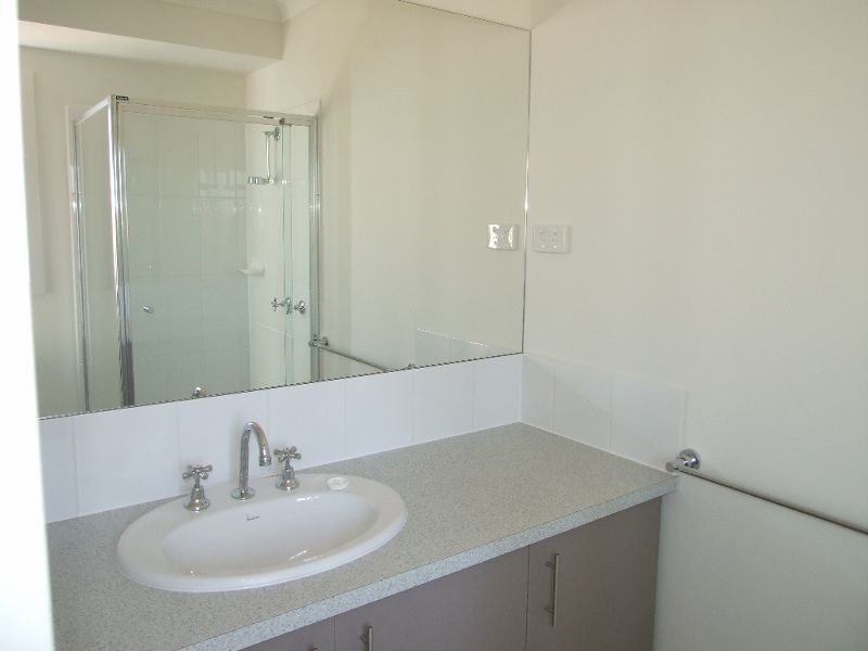 34 Honeyeater Way, Pakenham VIC 3810